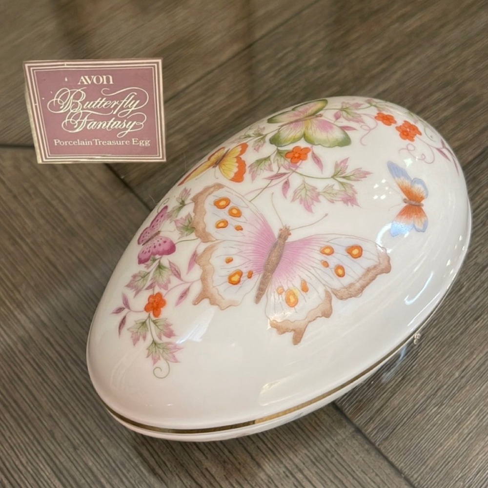 Vintage 1974 Avon Butterfly Fantasy Porcelain Treasure Egg - Trinket Box